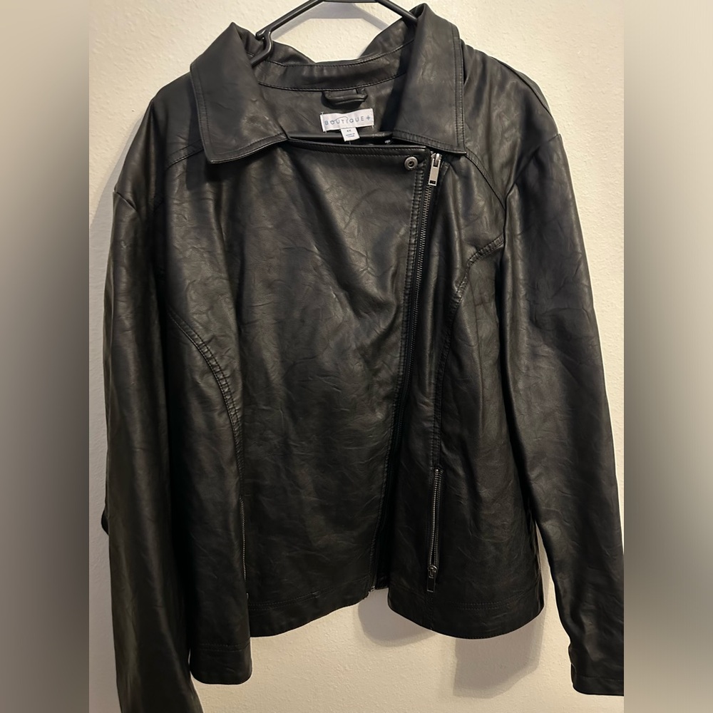 NWT Boutique women’s vegan leather bomber jacket 4x